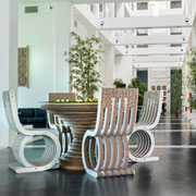 Ecodesign Collection Lessmore di Giorgio Caporaso al MO.OM Ecohotel tavoli sostenibili in cartone