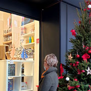 Cardboard Christmas trees by Lessmore, Design Giorgio Caporaso at Ubik bookshop in Varese. Green and eco-sustainable Christmas