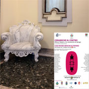 La mostra raccoglie quattro collezioni di ceramiche di design (Mano e Terracotta; Ceramics, Food and Design; Together; Ceramic Authorial Jewelry) prodotte da Milano Makers