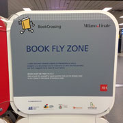 Librerie MoreLight in cartone by Lessmore per la Book Fly Zone di Malpensa e Linate